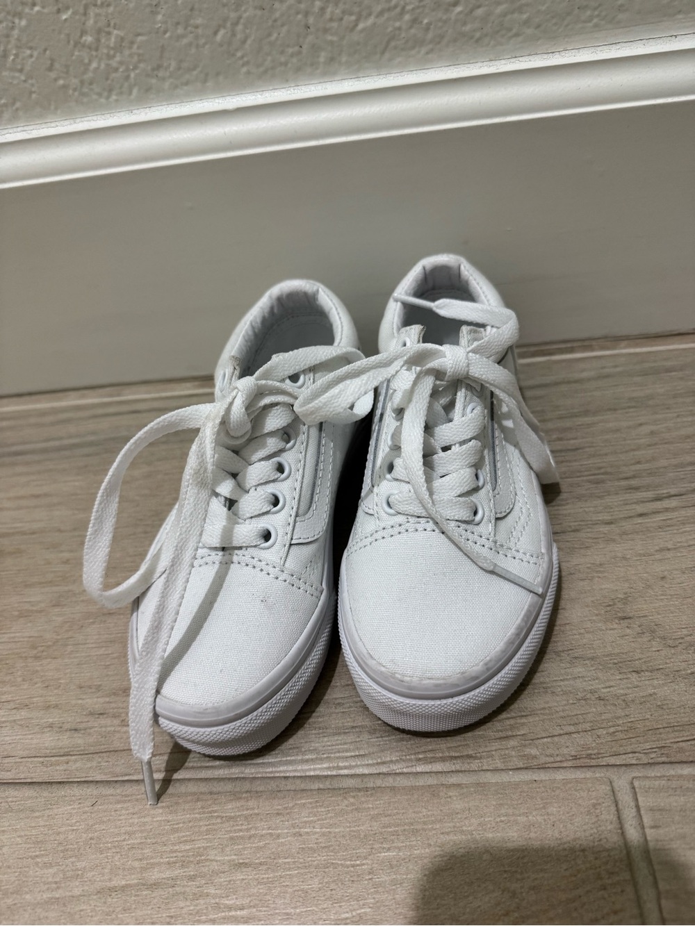 Vans Kids White Canvas Low-Top Lace Sneakers